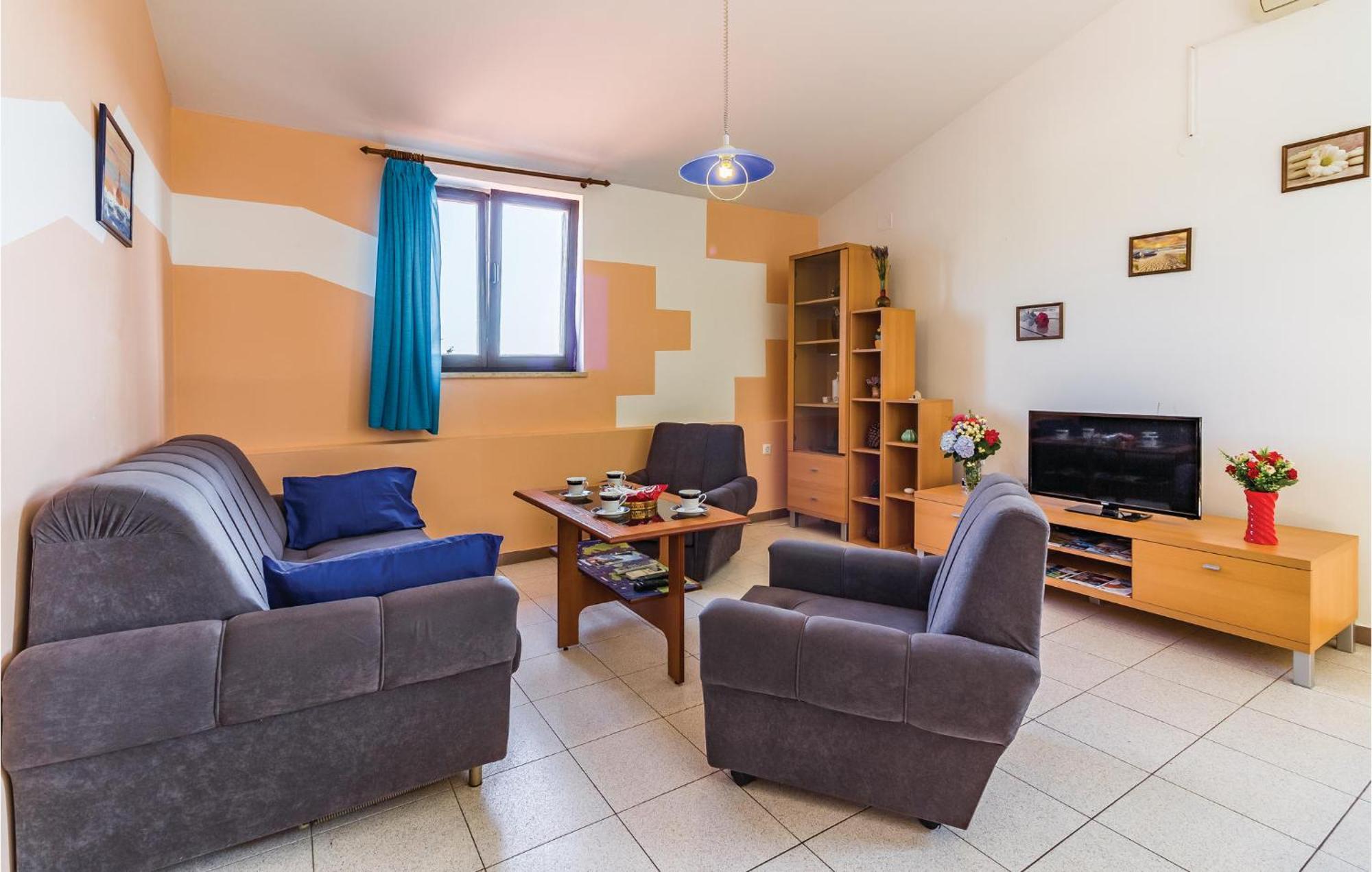 2 Bedroom Awesome Apartment In Vinkuran Exterior foto