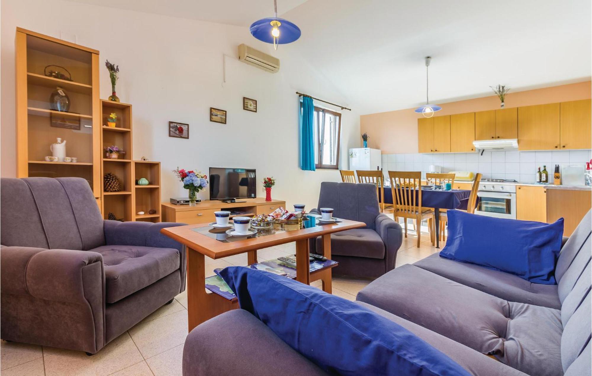 2 Bedroom Awesome Apartment In Vinkuran Exterior foto